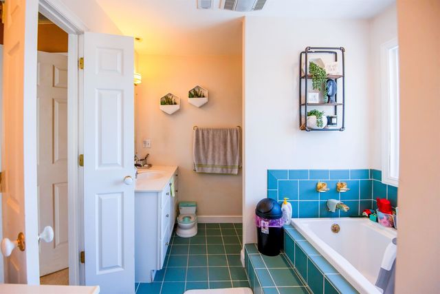 17 Briar Oaks Drive, Huntington, WV 25704