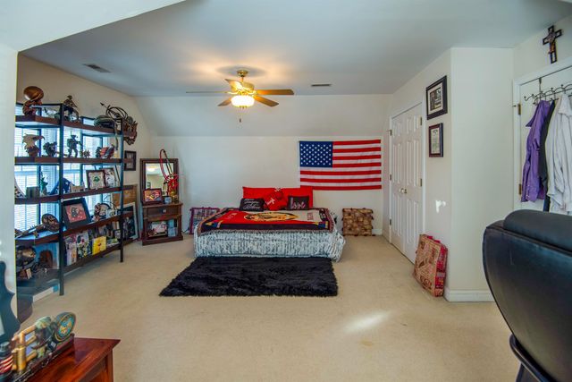 17 Briar Oaks Drive, Huntington, WV 25704