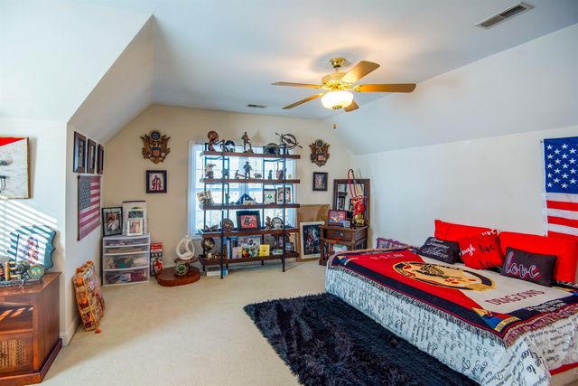 17 Briar Oaks Drive, Huntington, WV 25704