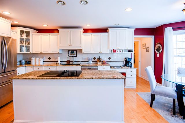 17 Briar Oaks Drive, Huntington, WV 25704