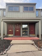 9701 Harbour Cove Court, Ypsilanti, MI 48197