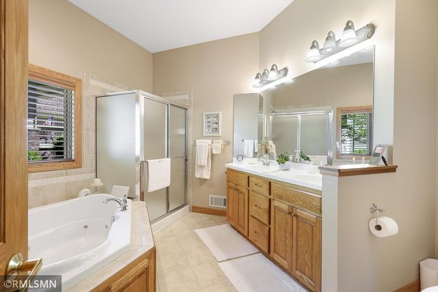 13233 Downey Trail, Apple Valley, MN 55124