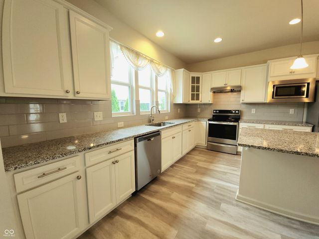 4880 Dahlia Drive, Plainfield, IN 46168