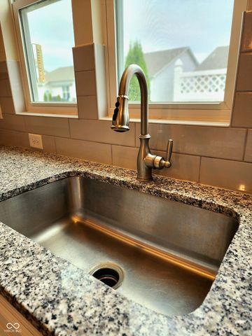 4880 Dahlia Drive, Plainfield, IN 46168