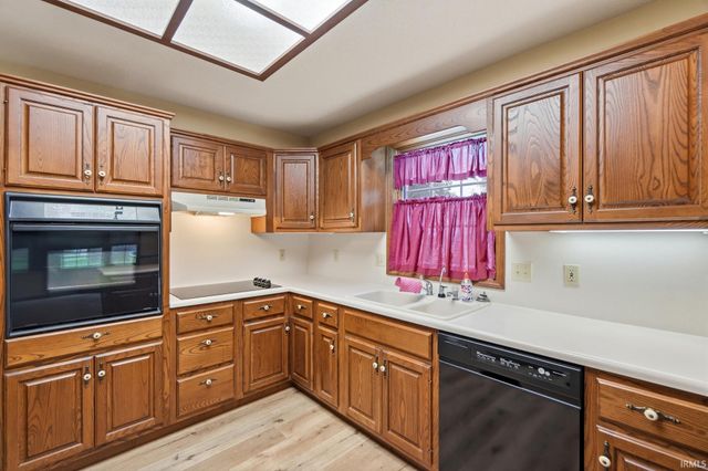 11116 Pine Orchard Cove, Fort Wayne, IN 46845