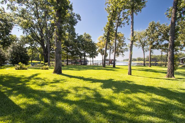 516 Arrowwood Beach Road, Trinidad, TX 75163