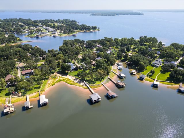 516 Arrowwood Beach Road, Trinidad, TX 75163