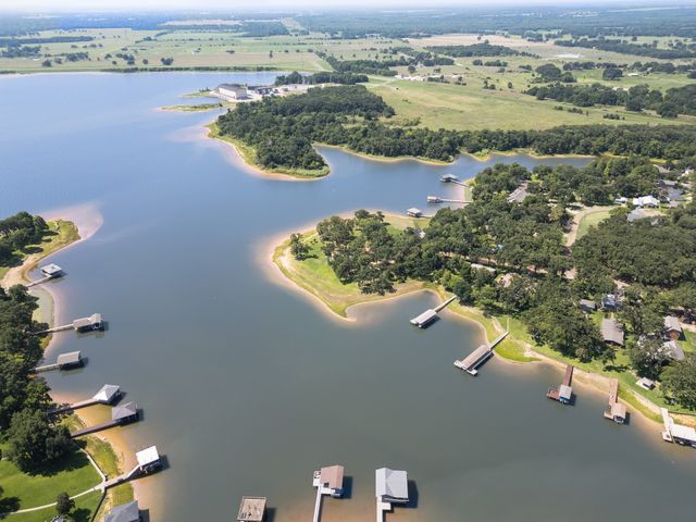 516 Arrowwood Beach Road, Trinidad, TX 75163
