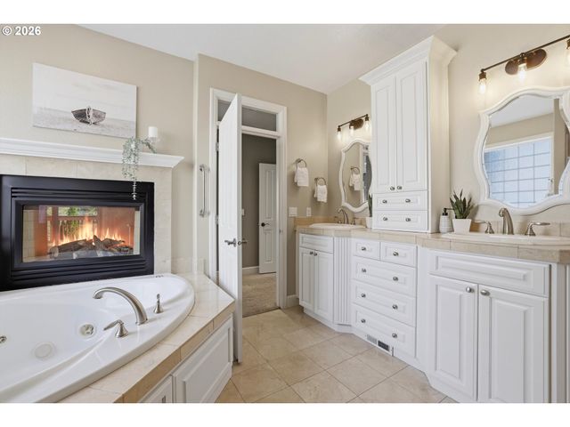 1873 N TEAKWOOD St, Canby, OR 97013