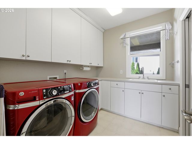 1873 N TEAKWOOD St, Canby, OR 97013