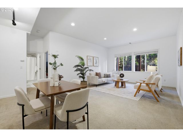 1873 N TEAKWOOD St, Canby, OR 97013