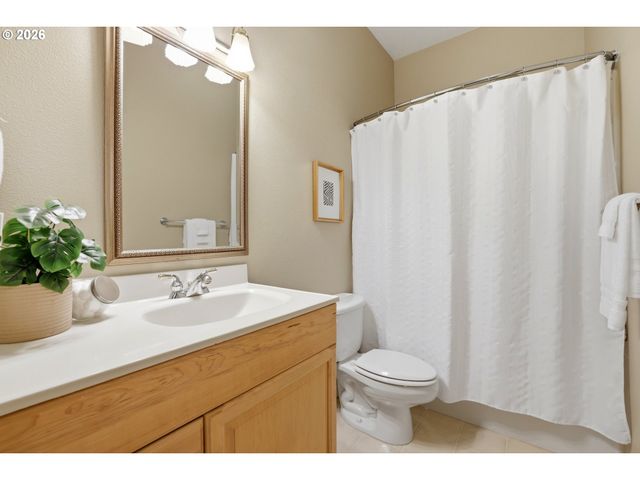 1873 N TEAKWOOD St, Canby, OR 97013