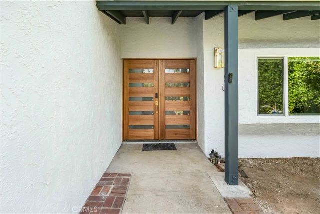 15406 Lull, Los Angeles, CA 91406