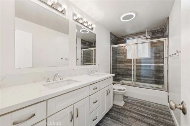 15406 Lull, Los Angeles, CA 91406
