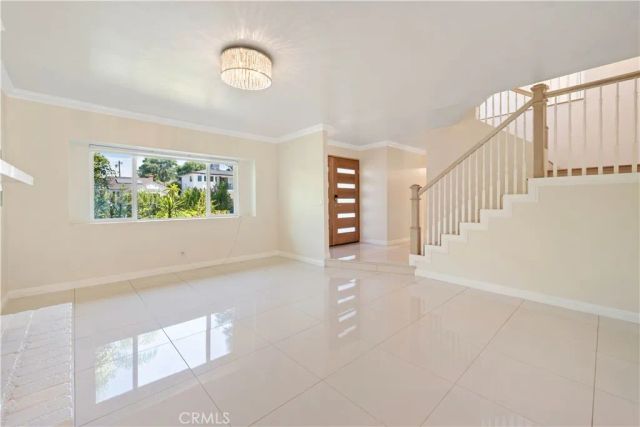 15406 Lull, Los Angeles, CA 91406