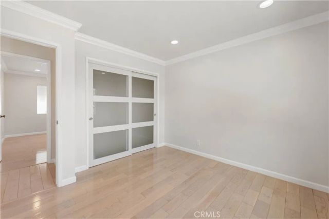 15406 Lull, Los Angeles, CA 91406