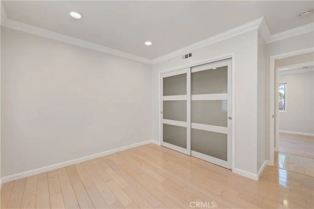 15406 Lull, Los Angeles, CA 91406