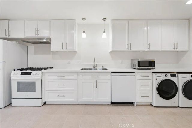 15406 Lull, Los Angeles, CA 91406