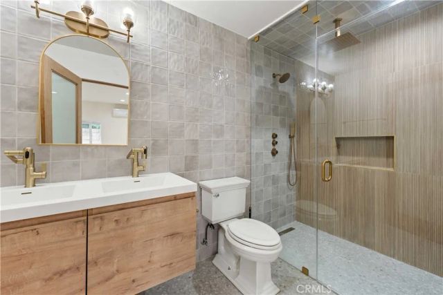 15406 Lull, Los Angeles, CA 91406