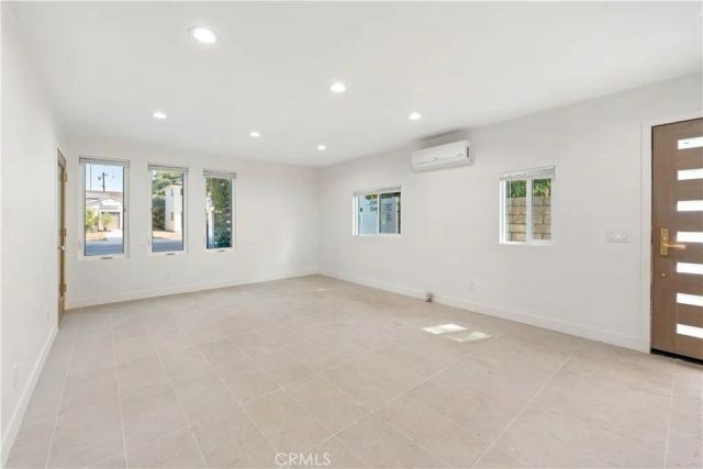 15406 Lull, Los Angeles, CA 91406