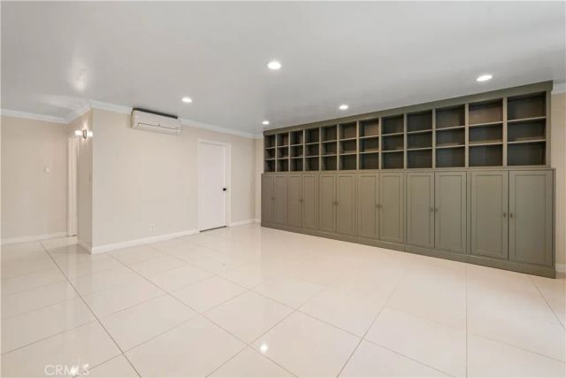15406 Lull, Los Angeles, CA 91406