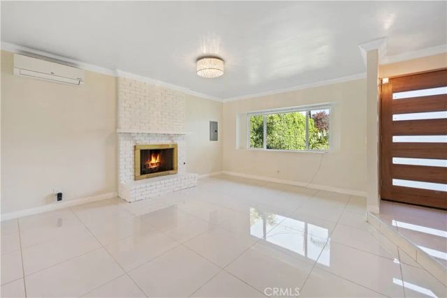 15406 Lull, Los Angeles, CA 91406