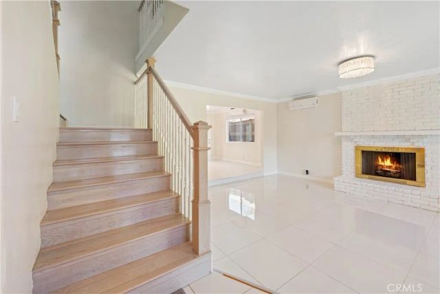 15406 Lull, Los Angeles, CA 91406
