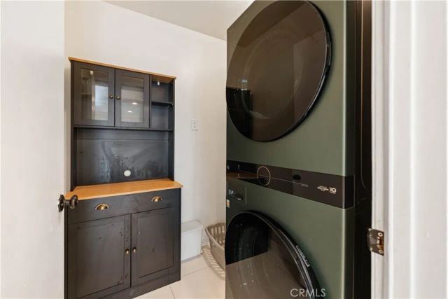 15406 Lull, Los Angeles, CA 91406