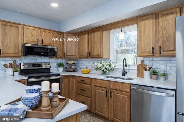 52 GOLDEN MAPLE LN, Maurertown, VA 22644