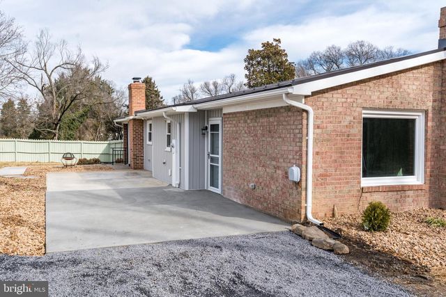 52 GOLDEN MAPLE LN, Maurertown, VA 22644