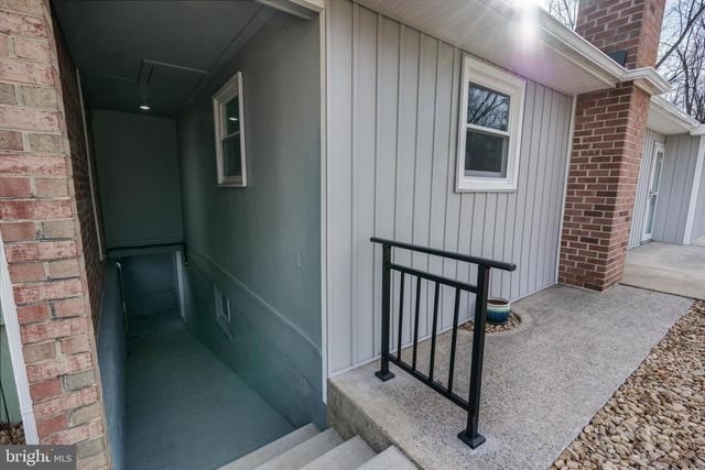 52 GOLDEN MAPLE LN, Maurertown, VA 22644