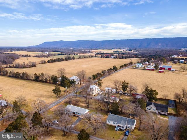 52 GOLDEN MAPLE LN, Maurertown, VA 22644