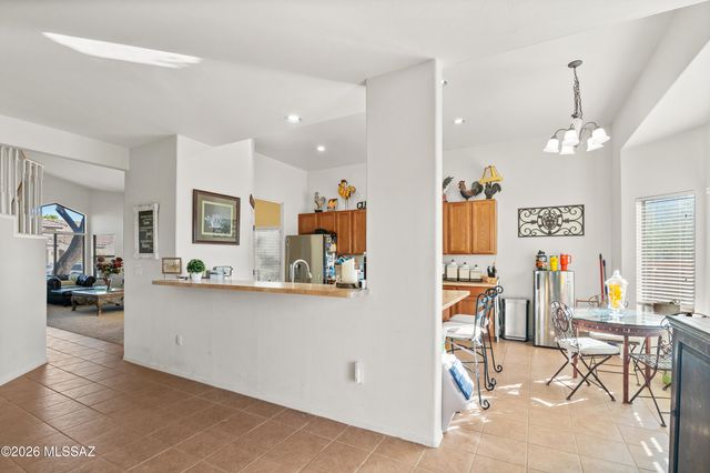 7975 N Higgins Feather Drive, Tucson, AZ 85743