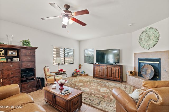 7975 N Higgins Feather Drive, Tucson, AZ 85743