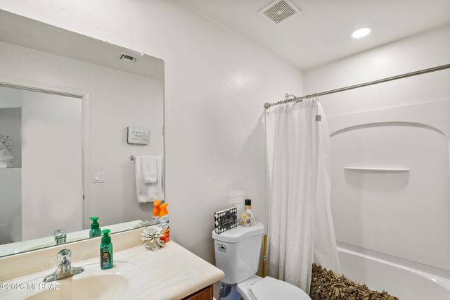 7975 N Higgins Feather Drive, Tucson, AZ 85743