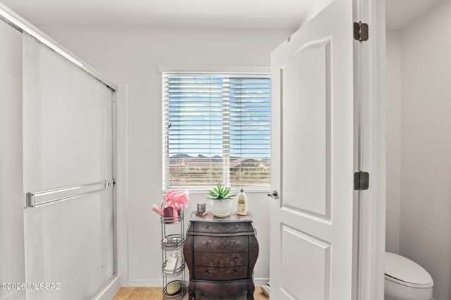 7975 N Higgins Feather Drive, Tucson, AZ 85743