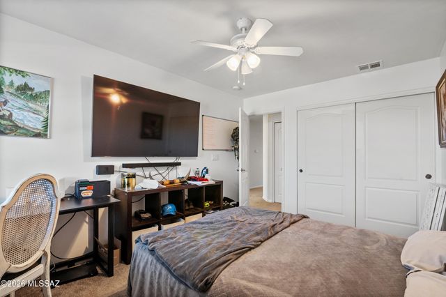 7975 N Higgins Feather Drive, Tucson, AZ 85743