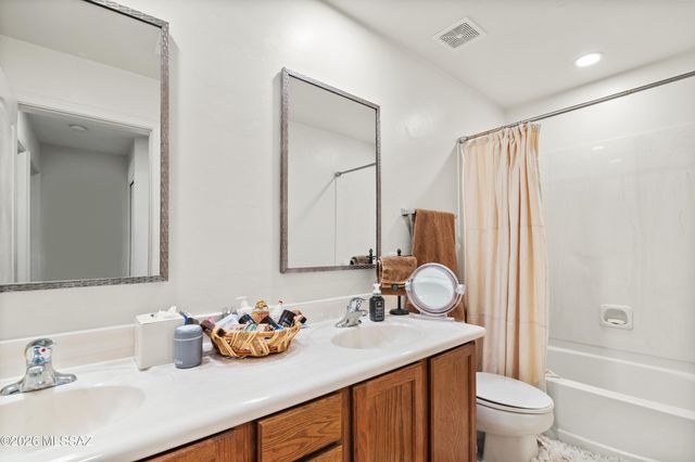 7975 N Higgins Feather Drive, Tucson, AZ 85743