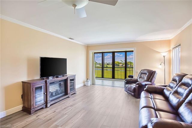 7402 Lake Breeze DR 306, Fort Myers, FL 33907