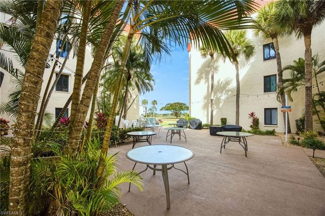 7402 Lake Breeze DR 306, Fort Myers, FL 33907