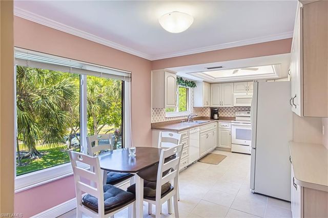 7402 Lake Breeze DR 306, Fort Myers, FL 33907