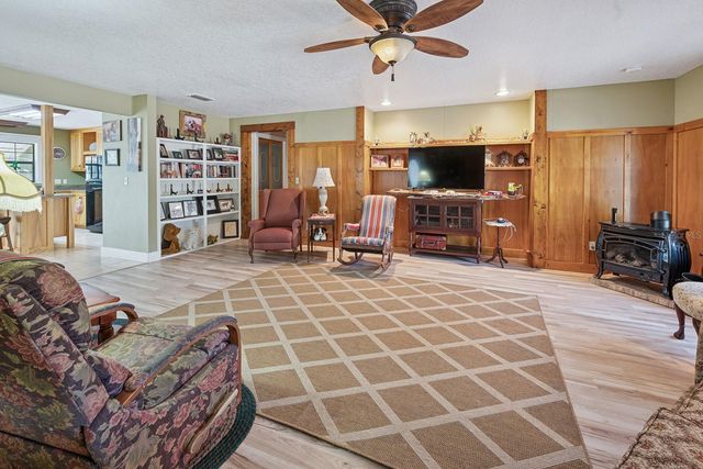 6247 NW 35TH STREET, Bell, FL 32619