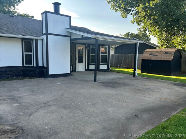 2725 S Narcissus West Avenue, Broken Arrow, OK 74012