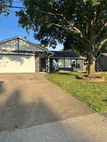 2725 S Narcissus West Avenue, Broken Arrow, OK 74012
