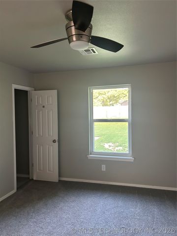 2725 S Narcissus West Avenue, Broken Arrow, OK 74012