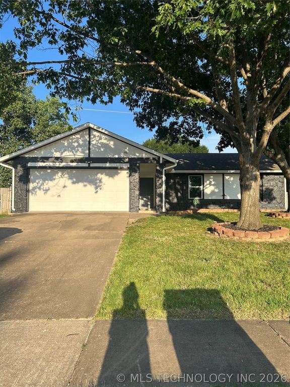 2725 S Narcissus West Avenue, Broken Arrow, OK 74012