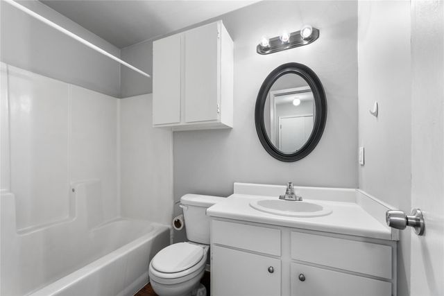 4304 Acropolis CT B, Austin, TX 78759