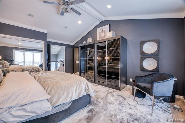 5292 Pond Bluff Drive, West Bloomfield, MI 48323