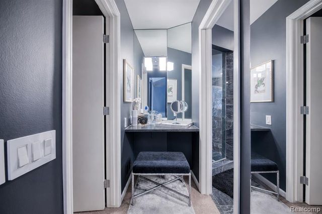 5292 Pond Bluff Drive, West Bloomfield, MI 48323