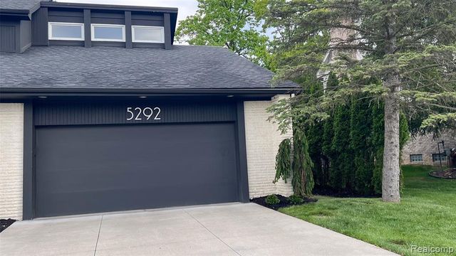 5292 Pond Bluff Drive, West Bloomfield, MI 48323